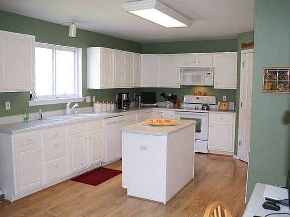 EXPANDED KITCHEN & BREAKF