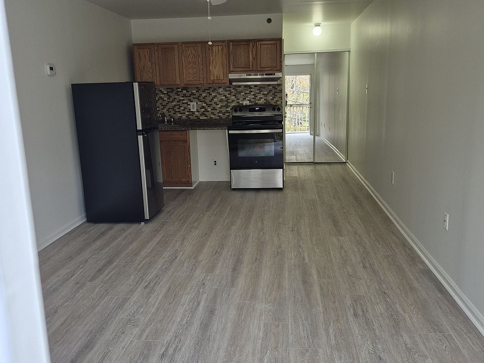 1st image of 365 W Elm St APT 2D