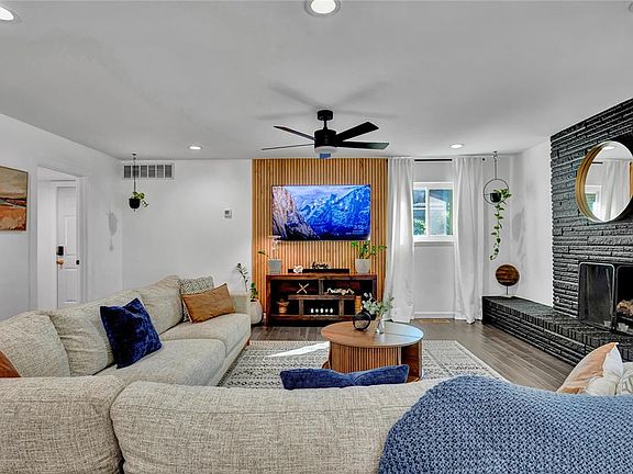 2nd image of 4813 Morris Ln