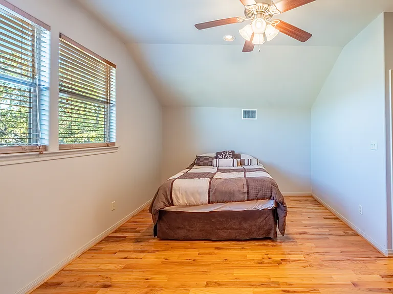 103 Rolling Hills Dr — Photo 5