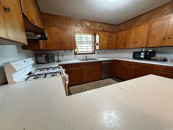 4th image of 5906 W Republican Rd
