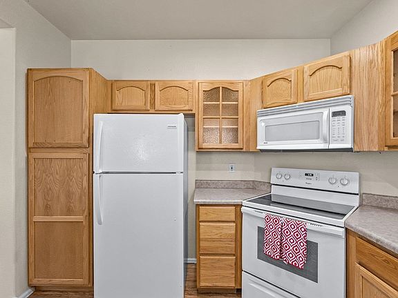 3rd image of 2491 Fountain Greens Blvd #B11