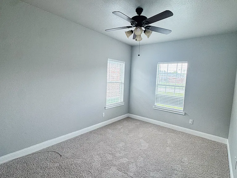 4709 Henry St — Photo 10