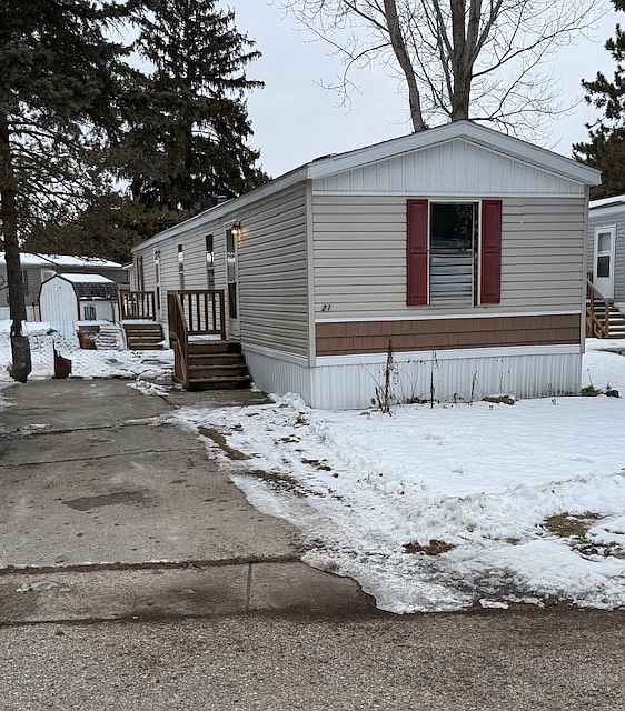 1st image of 21 Pineview Dr