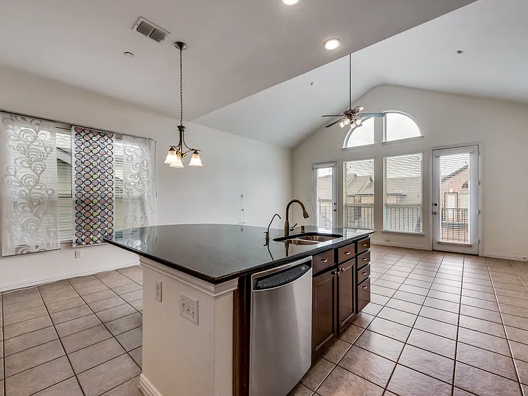 1930 Loma Alta Dr — Photo 11