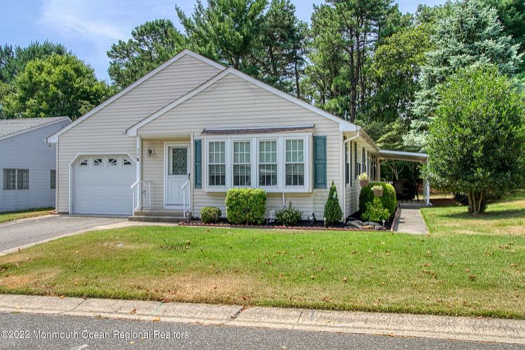 1st image of 32 Birchwood Dr