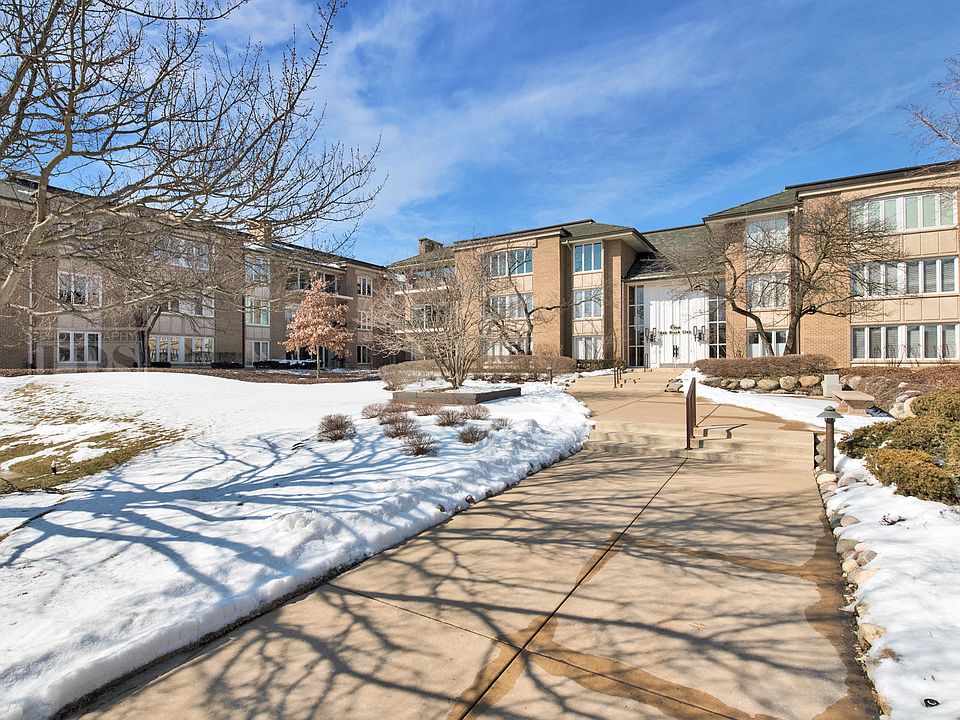 1st image of 1 Oak Brook Club Dr APT A109