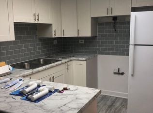 8010 W 84th St APT 1E, Justice, IL 60458