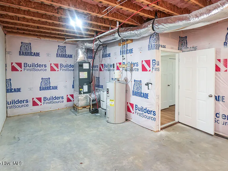 315 Adams Cir — Photo 26