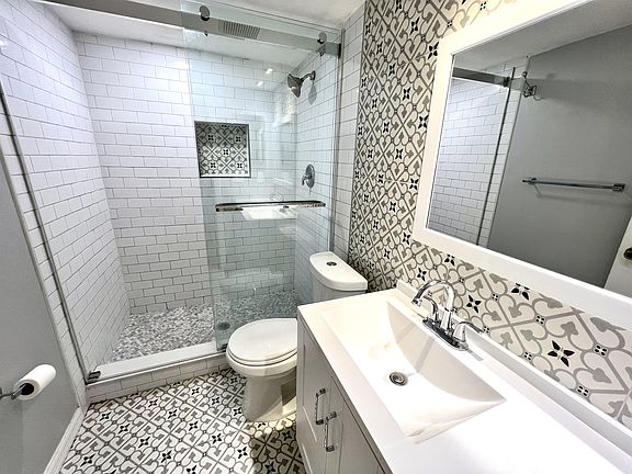 5th image of 1506 Hammock Pine Blvd #1