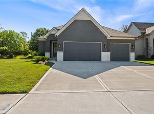 4641 NE Fairway Homes Dr, Lees Summit, MO 64064