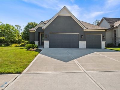 4641 NE Fairway Homes Dr, Lees Summit, MO, 64064
