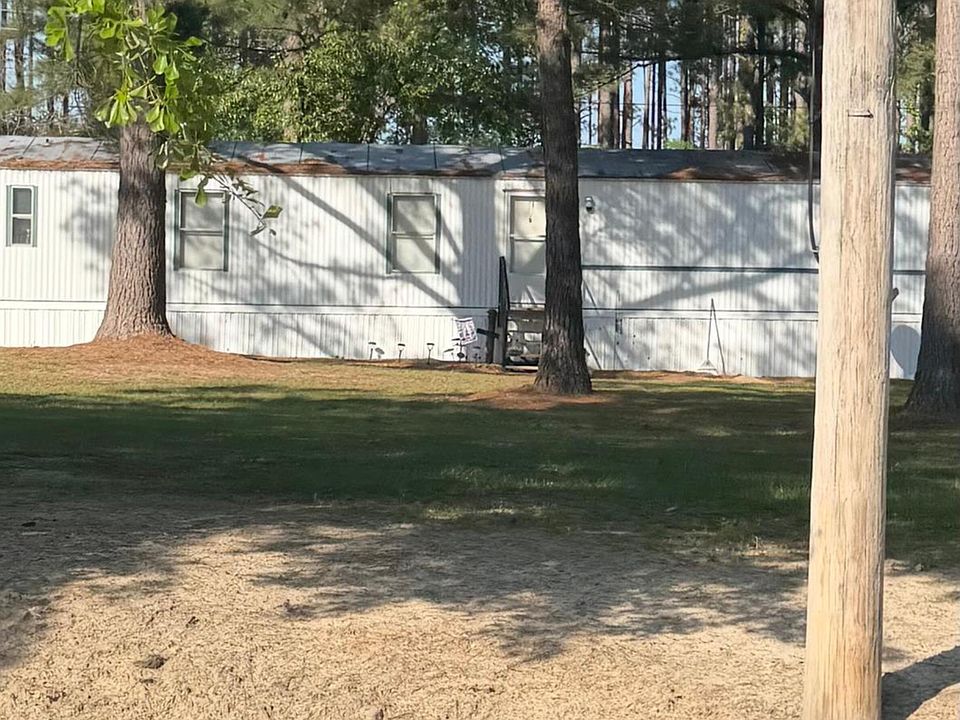 2nd image of 1033 Honeysuckle Rd