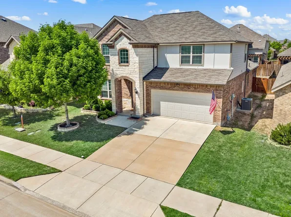 2429 Whispering Pines Dr, Fort Worth, TX 76177