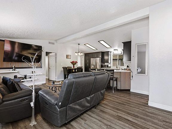 2nd image of 3909 Reche Rd Spc 4