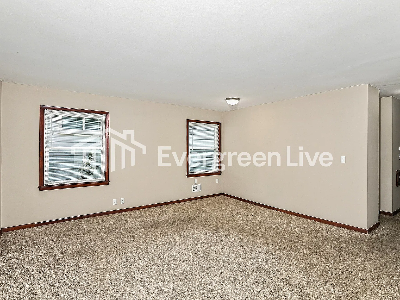 2 bed, 1.0 bath, 472 sqft, $1,045 — Photo 4