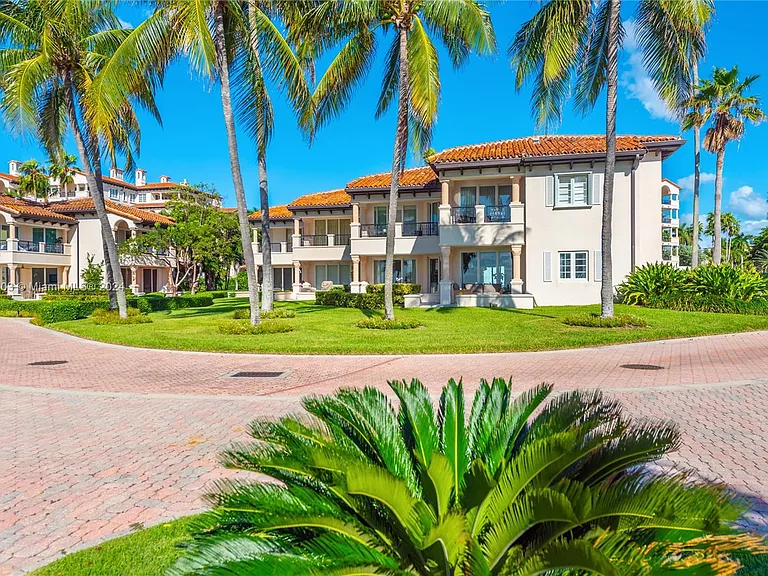 15713 Fisher Island Dr #15713 — Photo 40