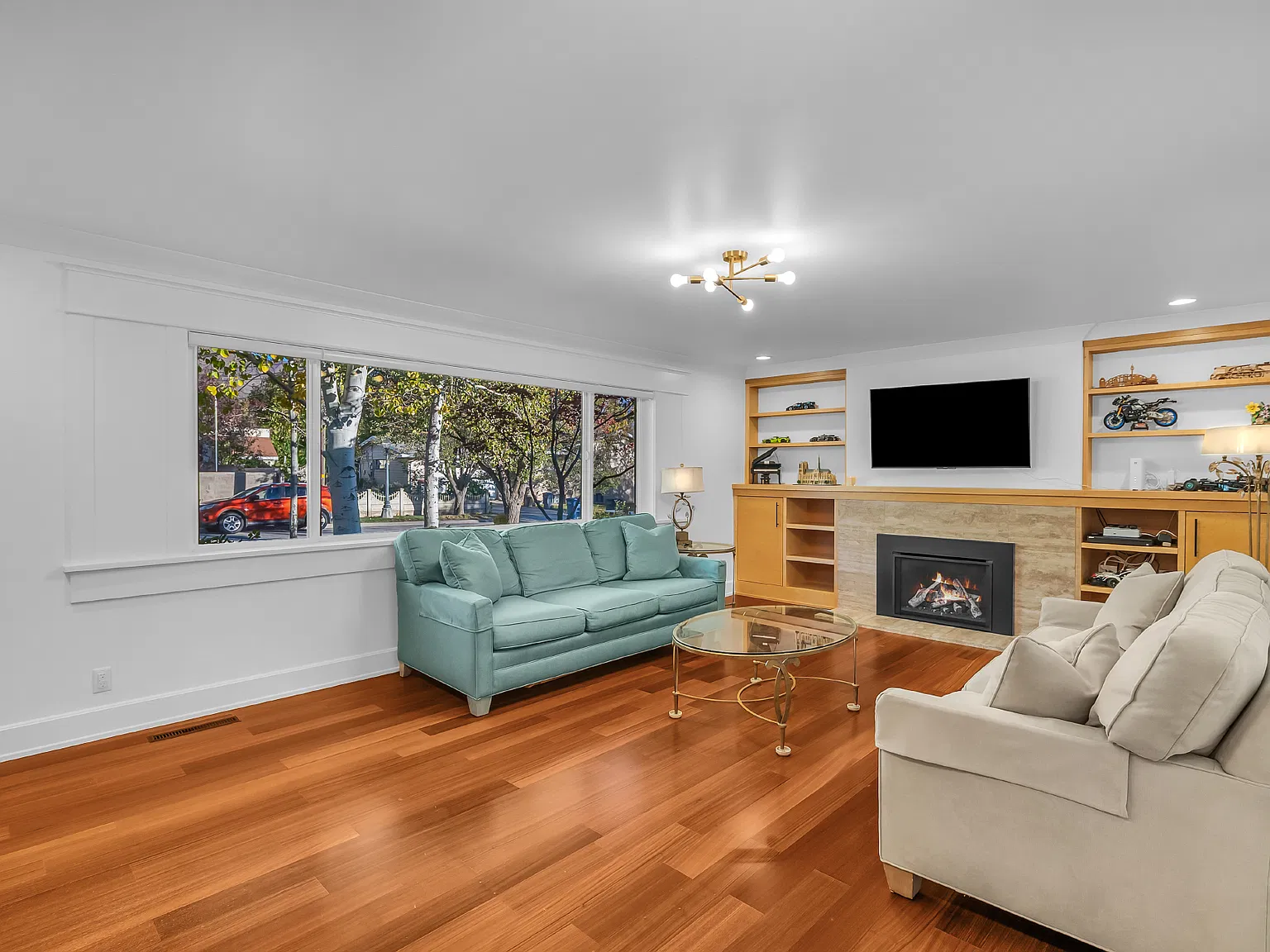 2 bed, 1962 sqft, $4,900 — Photo 4
