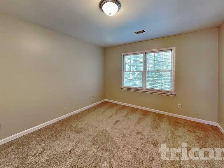 1040 Huntcliff — Photo 14