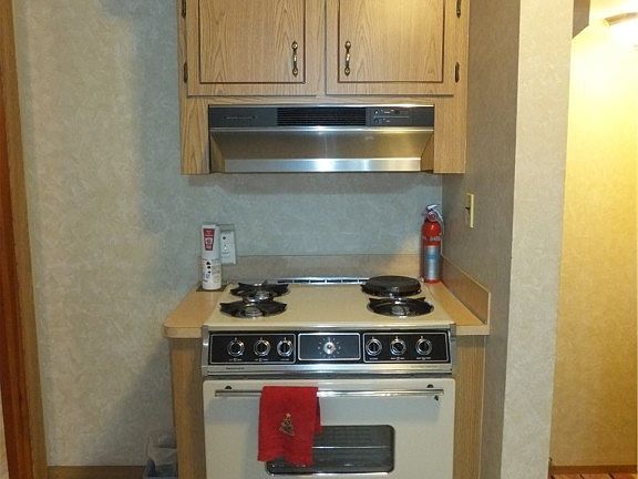 5th image of 9208 Behrwald Ave