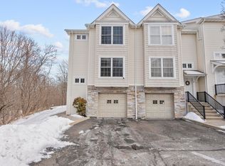 32 Crows Nest Ln UNIT 29, Danbury, CT 06810