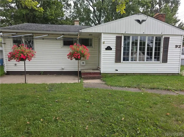 92 Gath Ter, Tonawanda, NY 14150