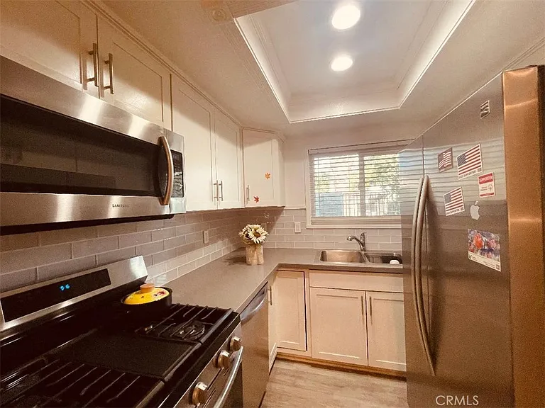 4304 Walnut St #3 — Photo 8
