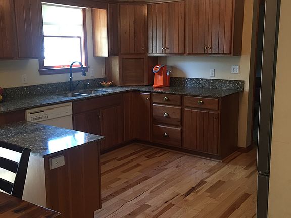 Kitchen - new quartz counter