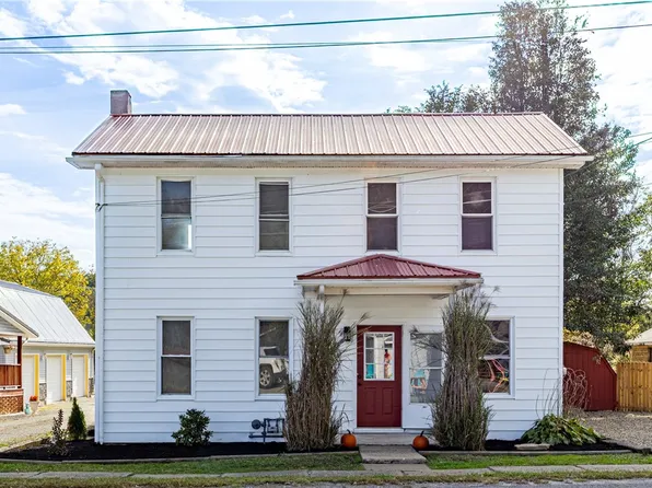 489 Indiana Rd, Creekside, PA 15732