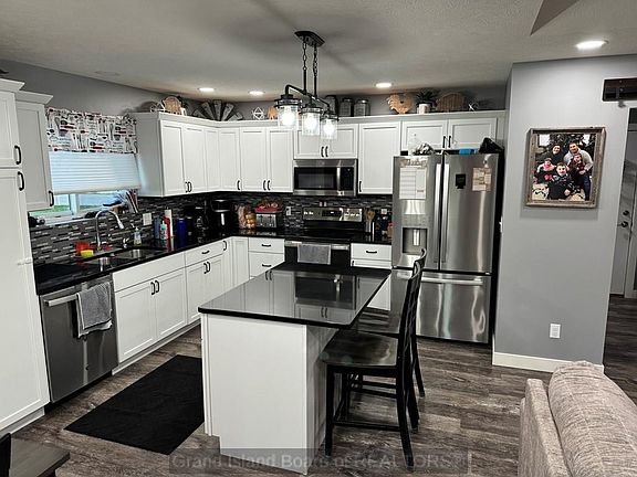 5th image of 211 Tonya Dr