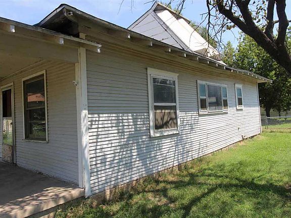 3rd image of 902 N 5th St