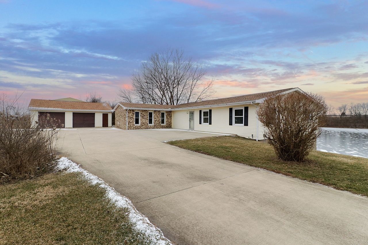 2323 Duke Dr, Bloomington, IL 61705 Zillow
