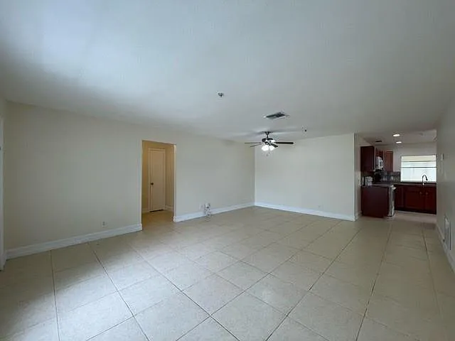 3 bed, 2.0 bath, 1770 sqft, $3,100 — Photo 3