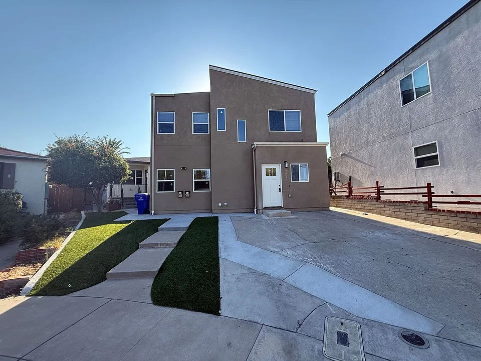 4828 Curry Dr