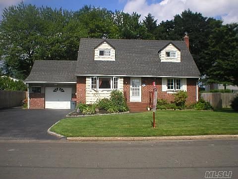 1st image of 231 W 17th St