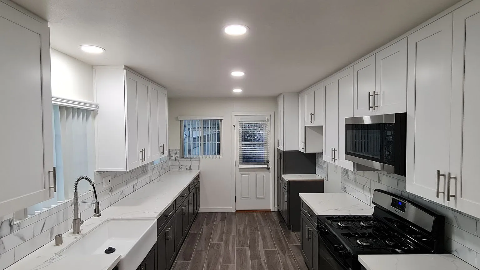 Newly Renovated 3 Bedroom Home in Orange — Photo 1
