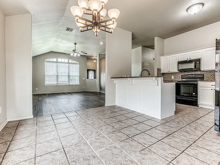 21862 Meadow Mist Ct — Photo 10