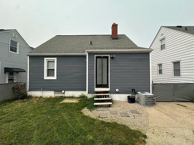 6711 Farnsworth Dr — Photo 9