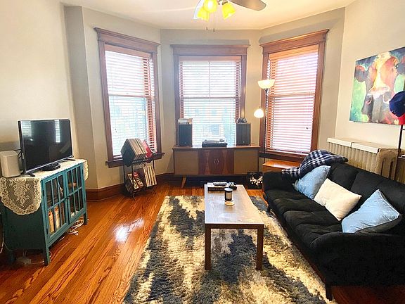 2nd image of 4847 N Winchester Ave #2F