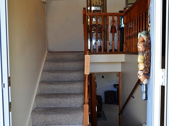 5th image of 405 Wisteria Way