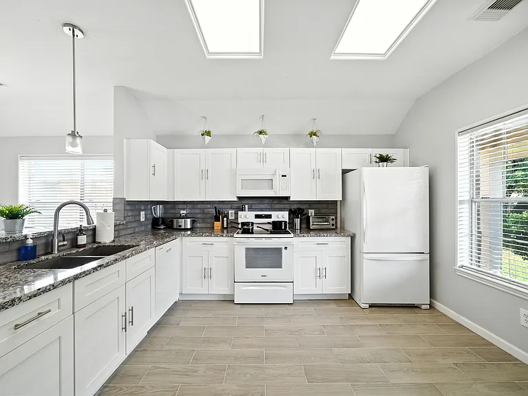 7022 Meadow Hawk Ct — Photo 3
