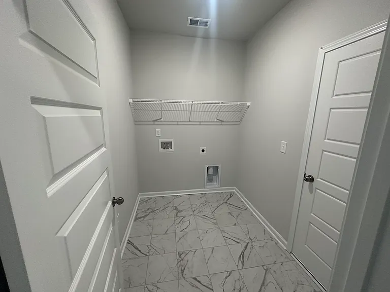 2055 Felicity Pl — Photo 13
