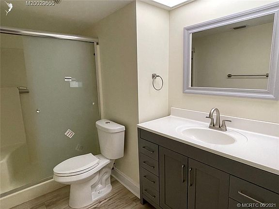 4th image of 1210 SE Parkview Pl APT E4