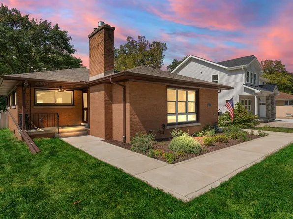 8120 Greenwood Ave, Munster, IN 46321