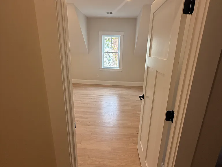 20 Florence St — Photo 15