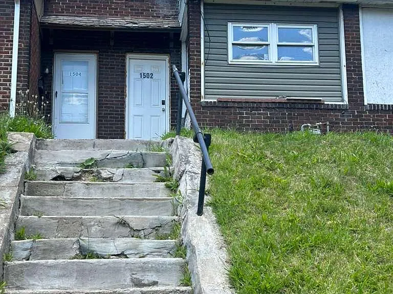 1502 Davis Ave — Photo 10