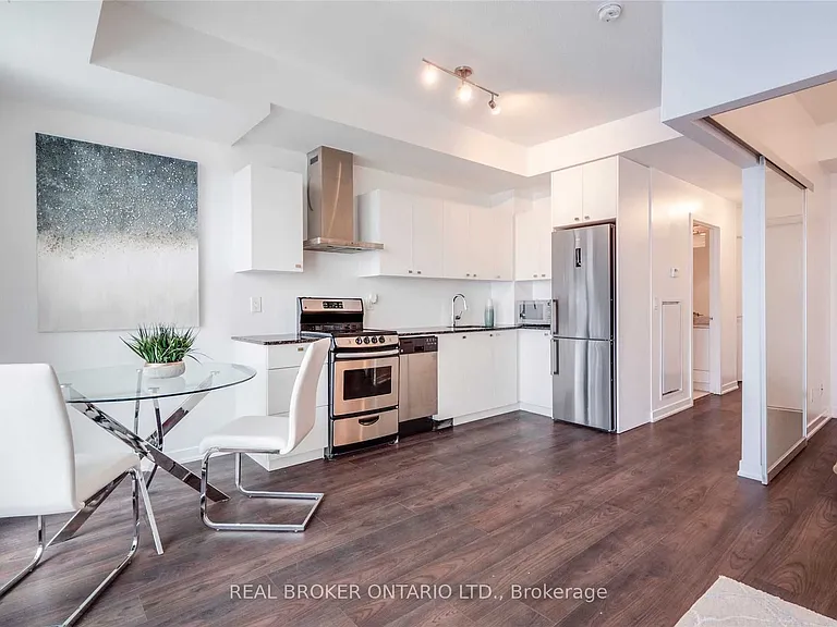 51 E Liberty St #1114 — Photo 2