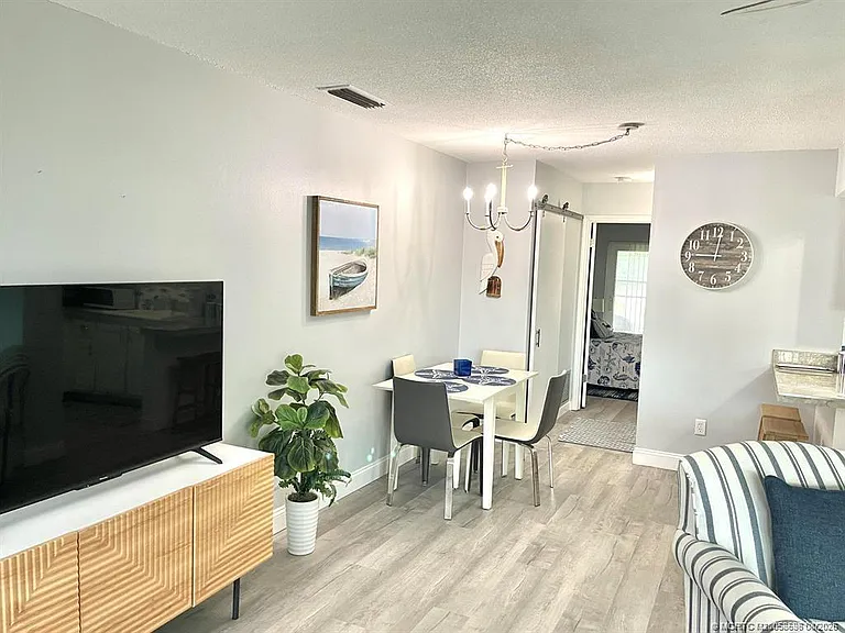 2929 SE Ocean Blvd #J8 — Photo 5