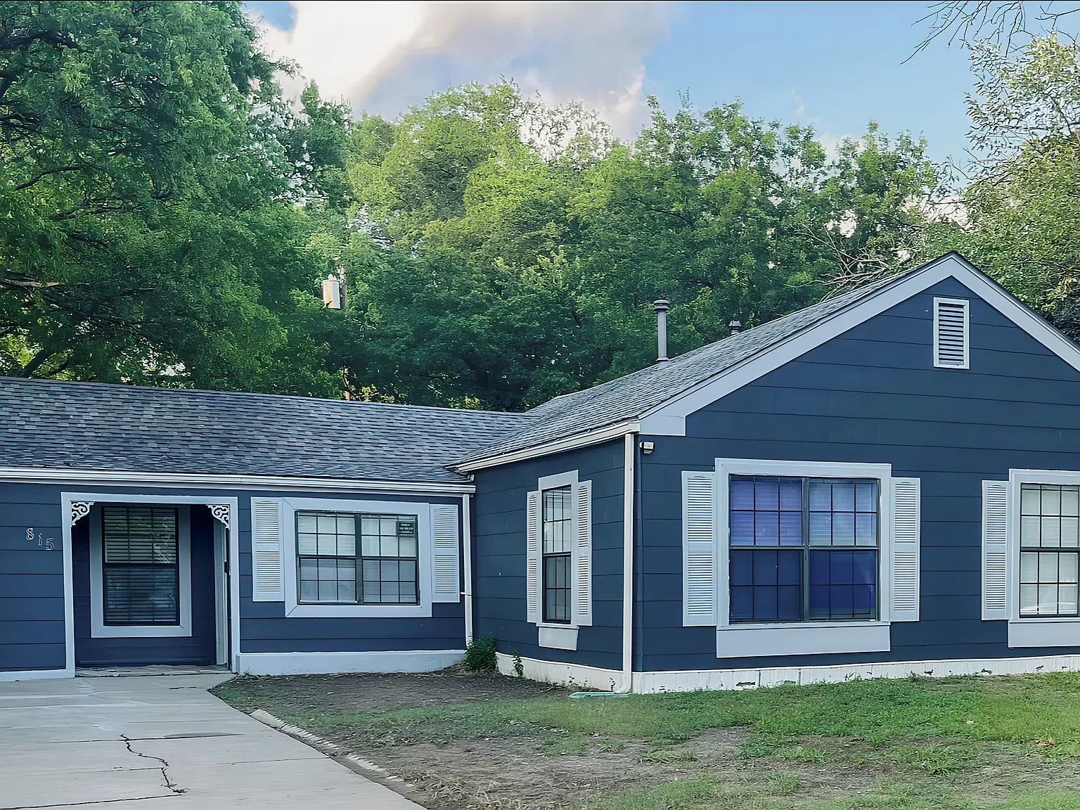 3 bed, 1.0 bath, 1300 sqft, $1,252 — Photo 3