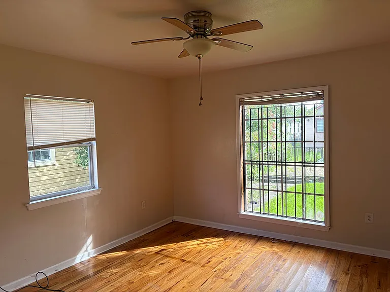 3620 Clermont Dr — Photo 5